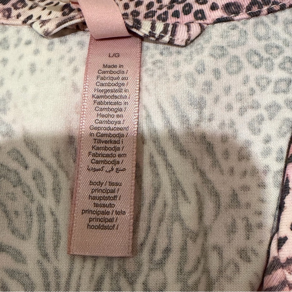 NWT SKIMS long sleeve button up pajama set women's size large animal print - Picture 10 of 13